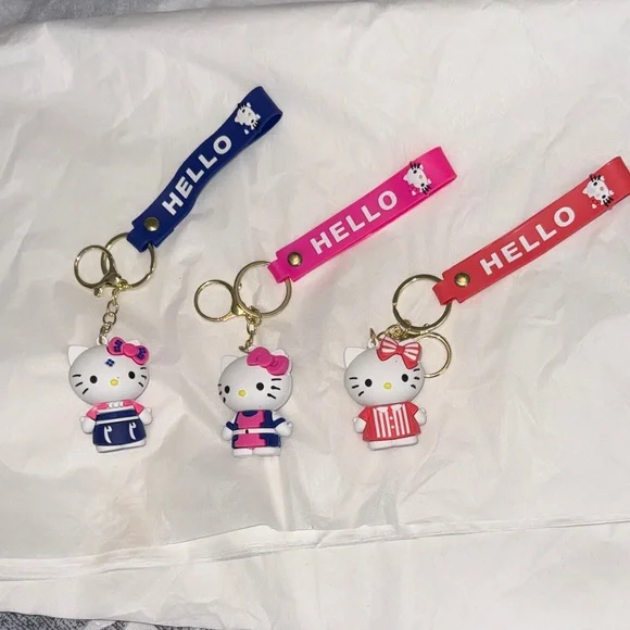 💚 SALE Hello Kitty Pink and White Keychain - Picture 4 of 4